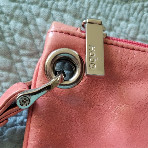 Hobo wristlet/clutch - Picture 5 of 9